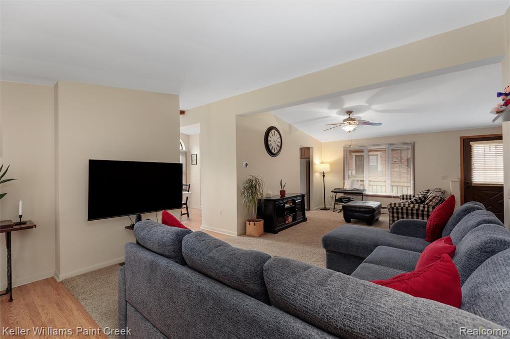 975 Woodlane Drive, Rochester Hills, MI 48307 — Photo 11