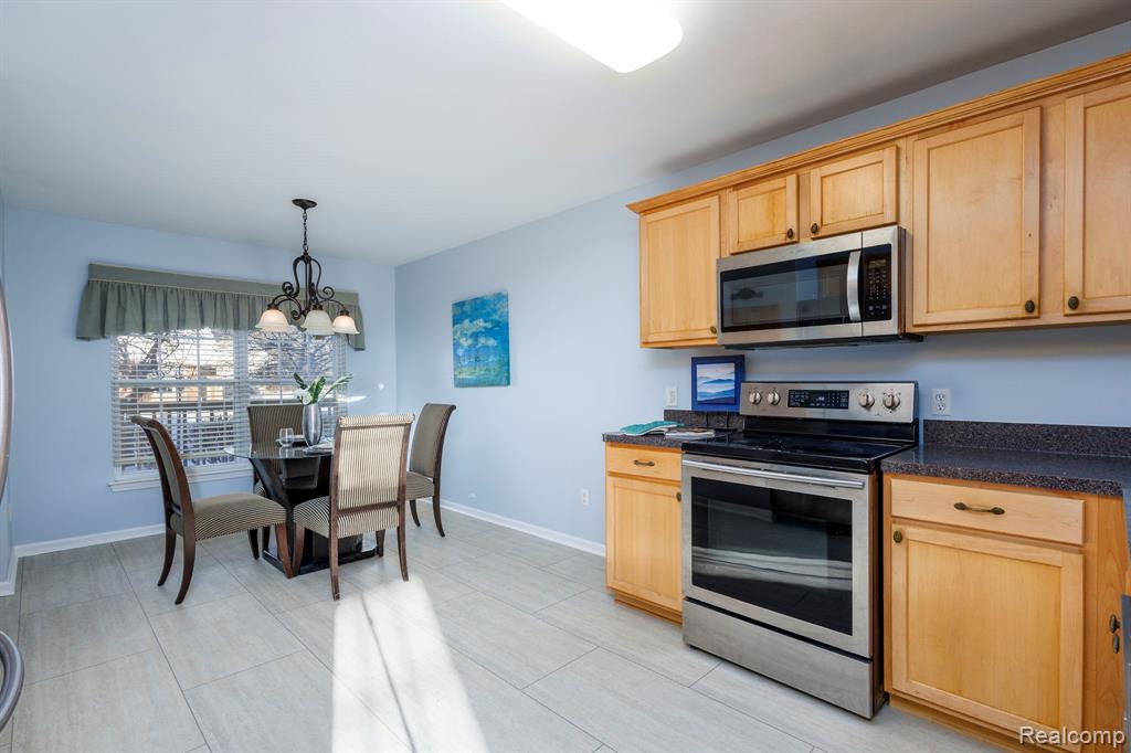 5964 Augusta Lane, Grand Blanc, MI 48439 — Photo 10