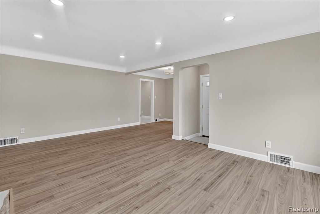 17314 Collinson Avenue, Eastpointe, MI 48021 — Photo 10