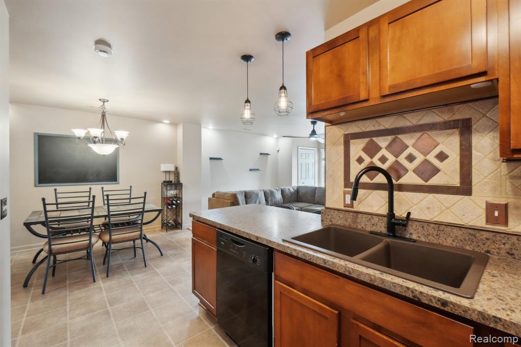 53128 E PROVIDENCE Drive, Shelby Twp, MI 48316 — Photo 11