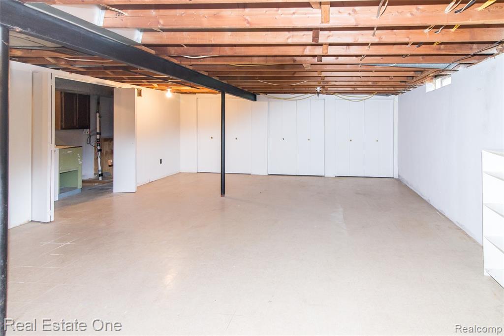 6845 Tamerlane Drive, West Bloomfield, MI — Photo 47