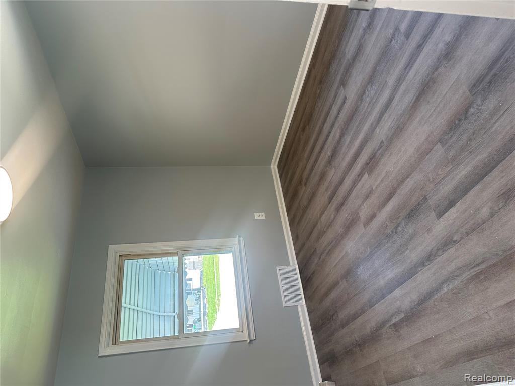 4803 Mildred Street, Wayne, MI 48184 — Photo 16