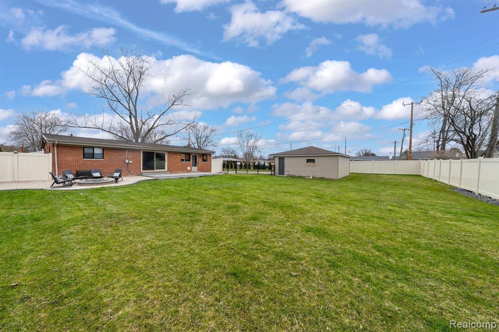 4010 MARK ORR Road, Royal Oak, MI 48073 — Photo 16