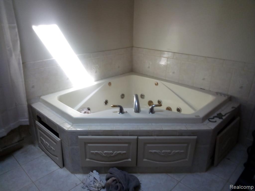 5255 N Seymour Road, Flushing, MI 48433 — Photo 28