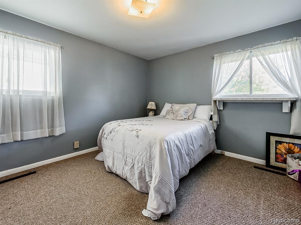 4656 Edgewood Street, Dearborn Heights, MI 48125 — Photo 7