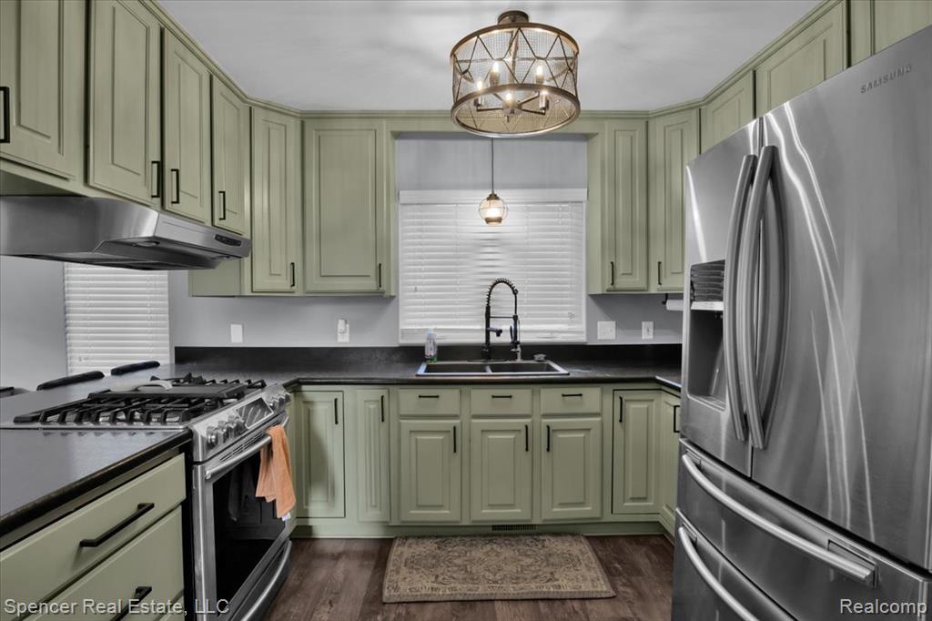 734 Locust Drive, Davison, MI 48423 — Photo 16