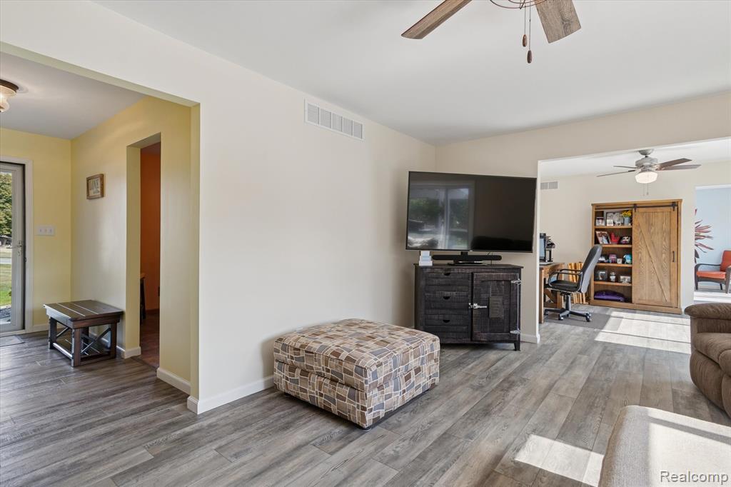 49765 Martz Road, Van Buren, MI 48111 — Photo 19