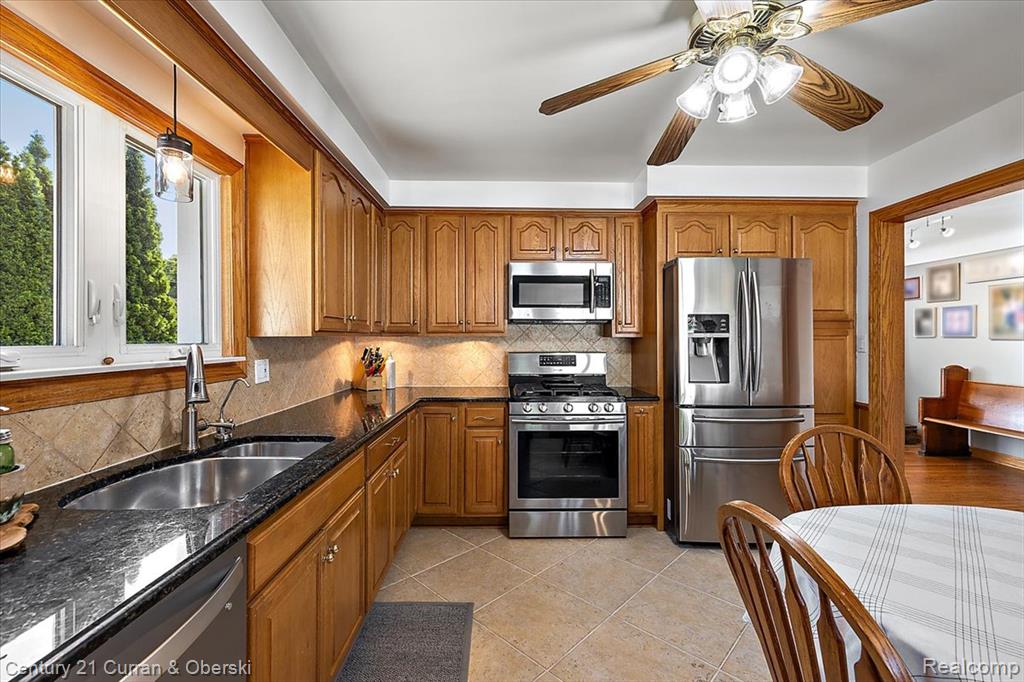 7841 Randy Drive, Westland, MI — Photo 10