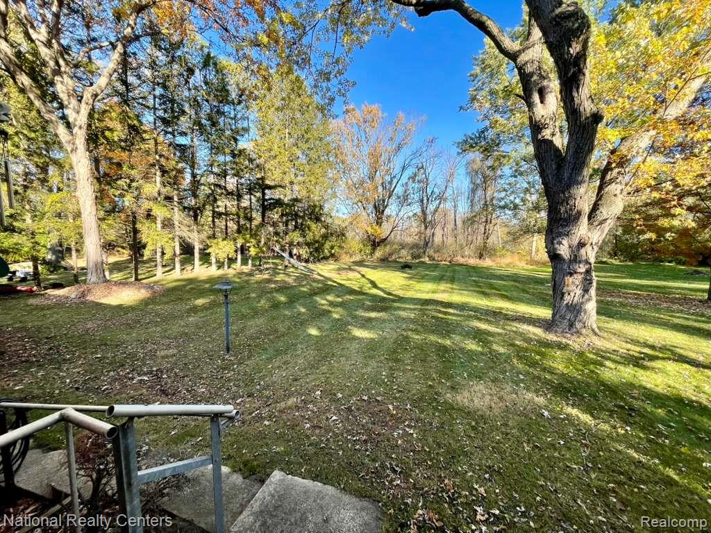4264 Woodstock Road, Waterford, MI 48328 — Photo 48