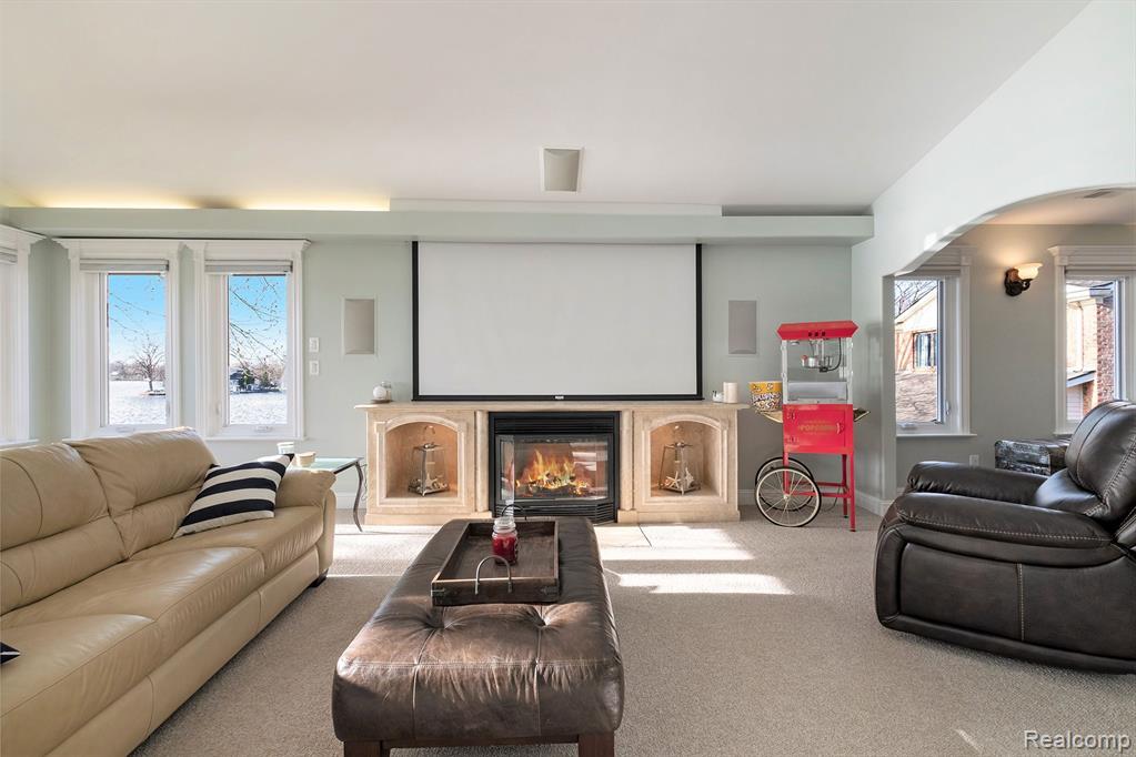 8460 WOODLAND SHORE Drive, Brighton, MI 48114 — Photo 33