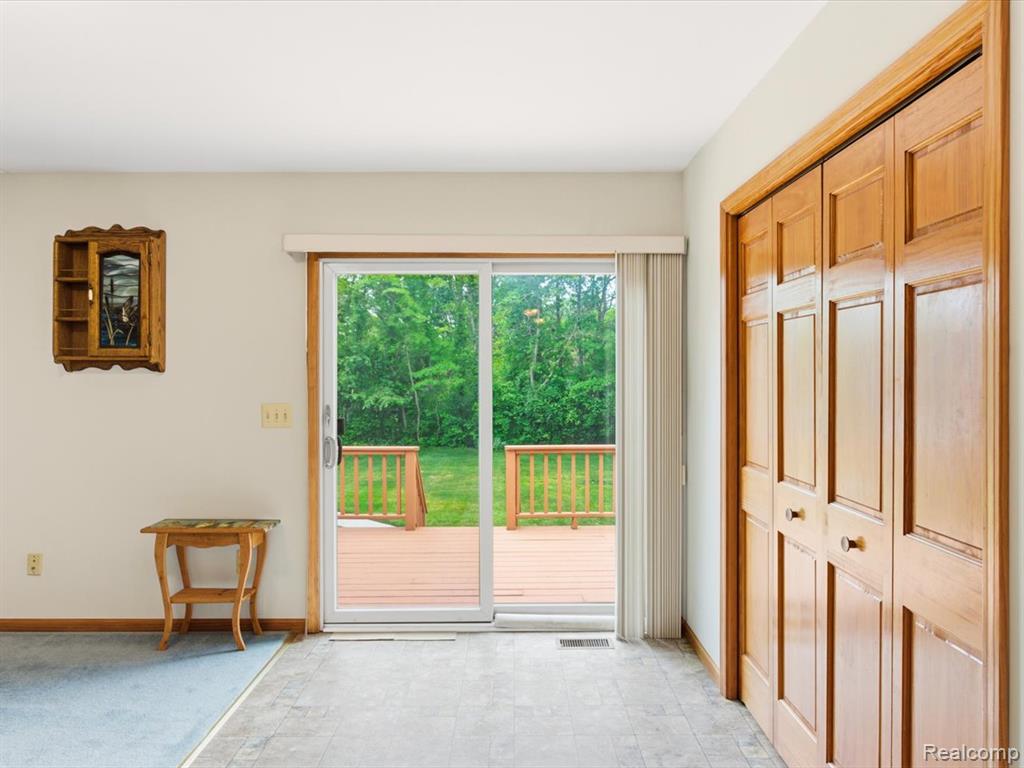 4305 Juniper Lane, Port Huron, MI 48060 — Photo 11