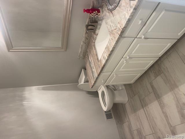 41040 Vista Woods Way, Clinton Twp, MI 48038 — Photo 17