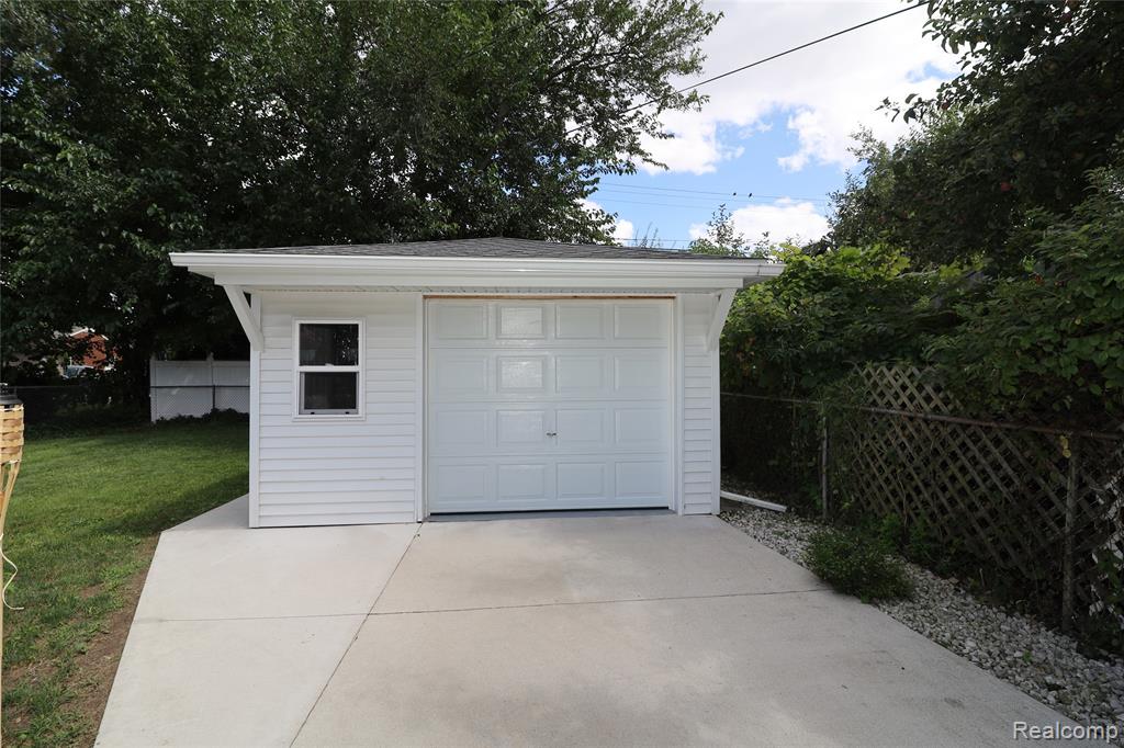 6840 N Silvery Lane, Dearborn Heights, MI 48127 — Photo 45