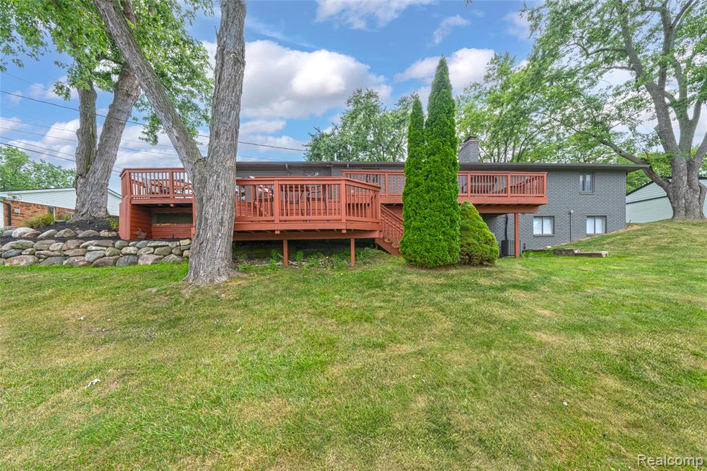 5780 Southward Avenue, Waterford, MI 48329 — Photo 32