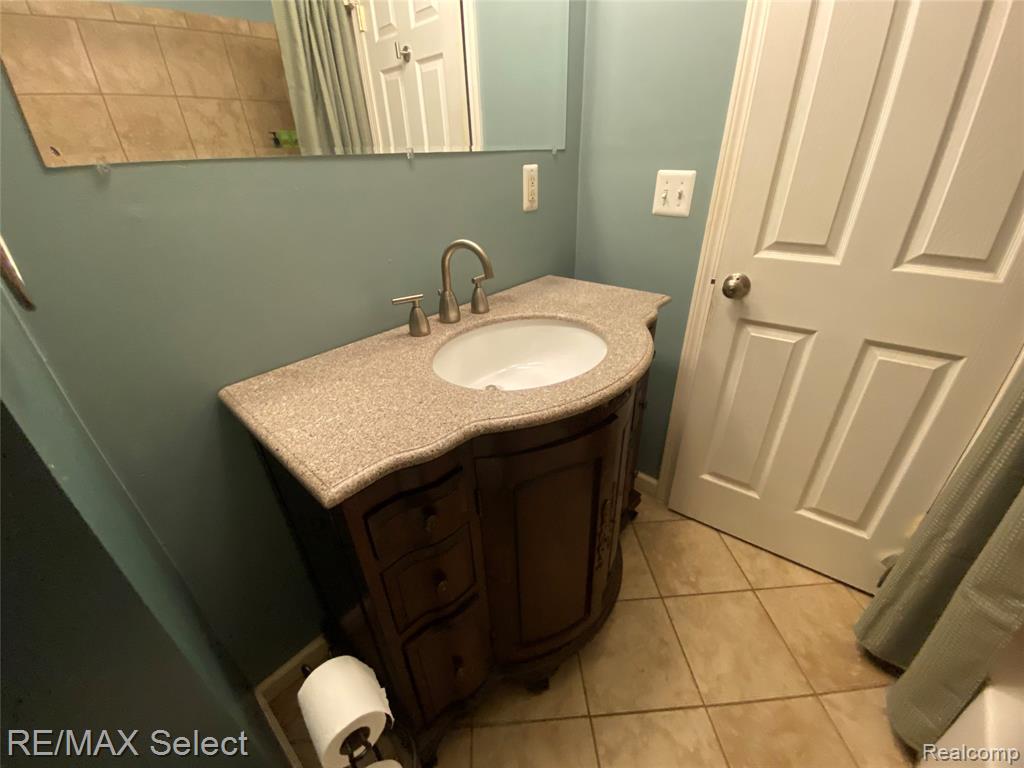 607 W Girard Avenue, Madison Heights, MI 48071 — Photo 20