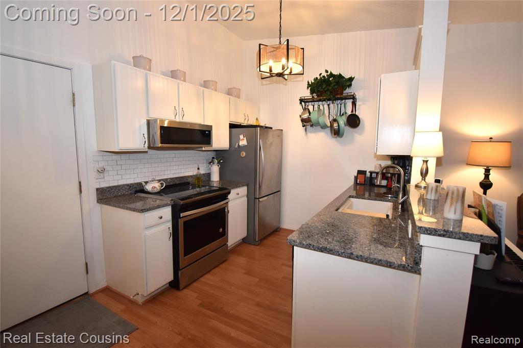 9562 Woodside Circle, Grand Blanc, MI 48439 — Photo 8