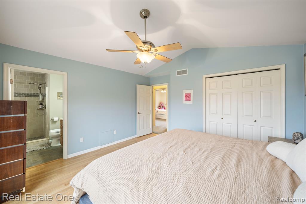 65 S WILLIAMS LAKE Road, Waterford, MI 48327 — Photo 19