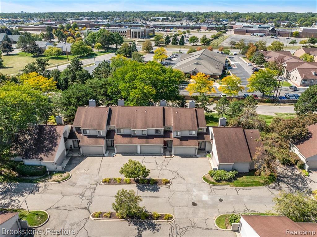 525 Oxford Court, Rochester Hills, MI 48307 — Photo 49