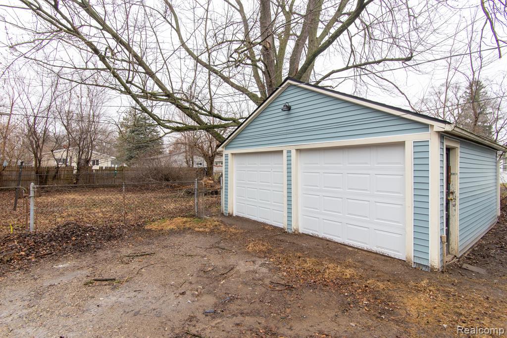 651 N IVANHOE Avenue, Ypsilanti, MI 48198 — Photo 19