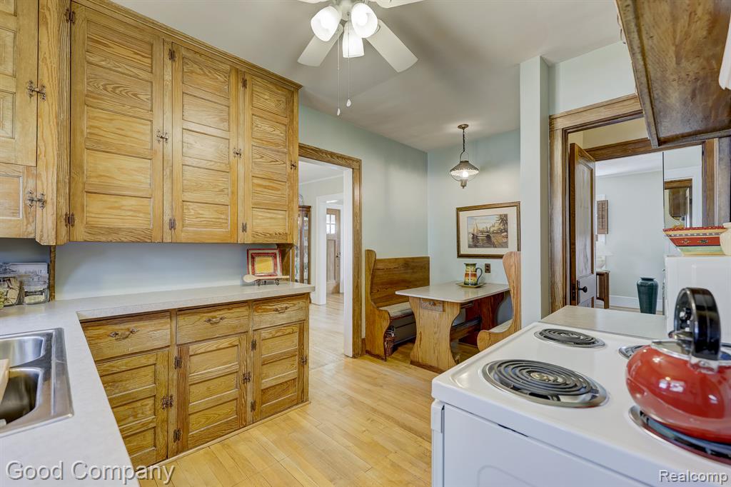 923 W 11 Mile Road, Royal Oak, MI 48067 — Photo 20