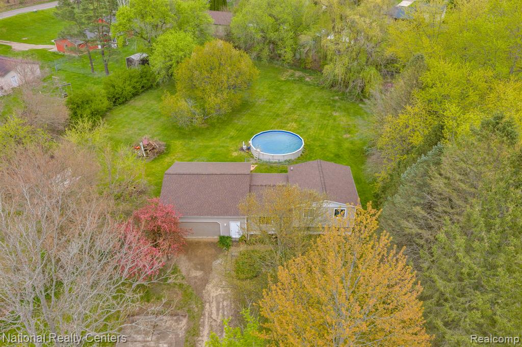 2230 Stonesthrow Drive, Lapeer, MI 48446 — Photo 2