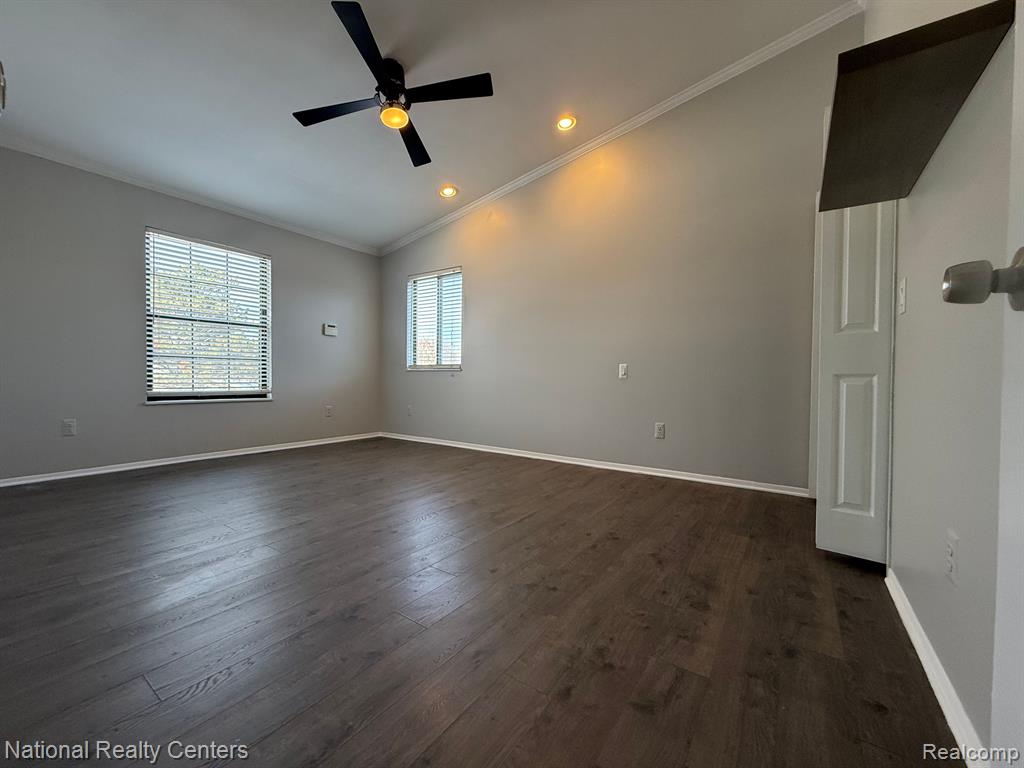 38959 COUNTRY Circle, Farmington Hills, MI 48331 — Photo 17
