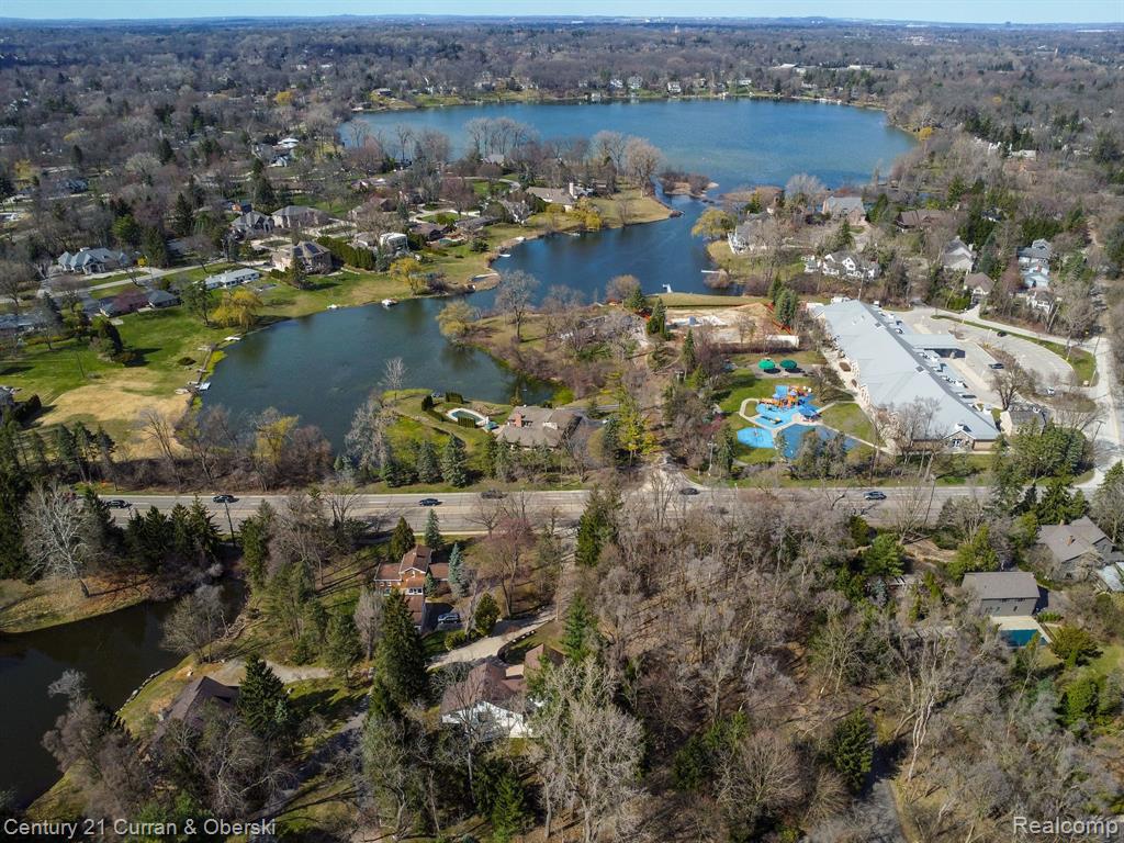 4421 W MAPLE Road, Bloomfield Hills, MI 48301 — Photo 38