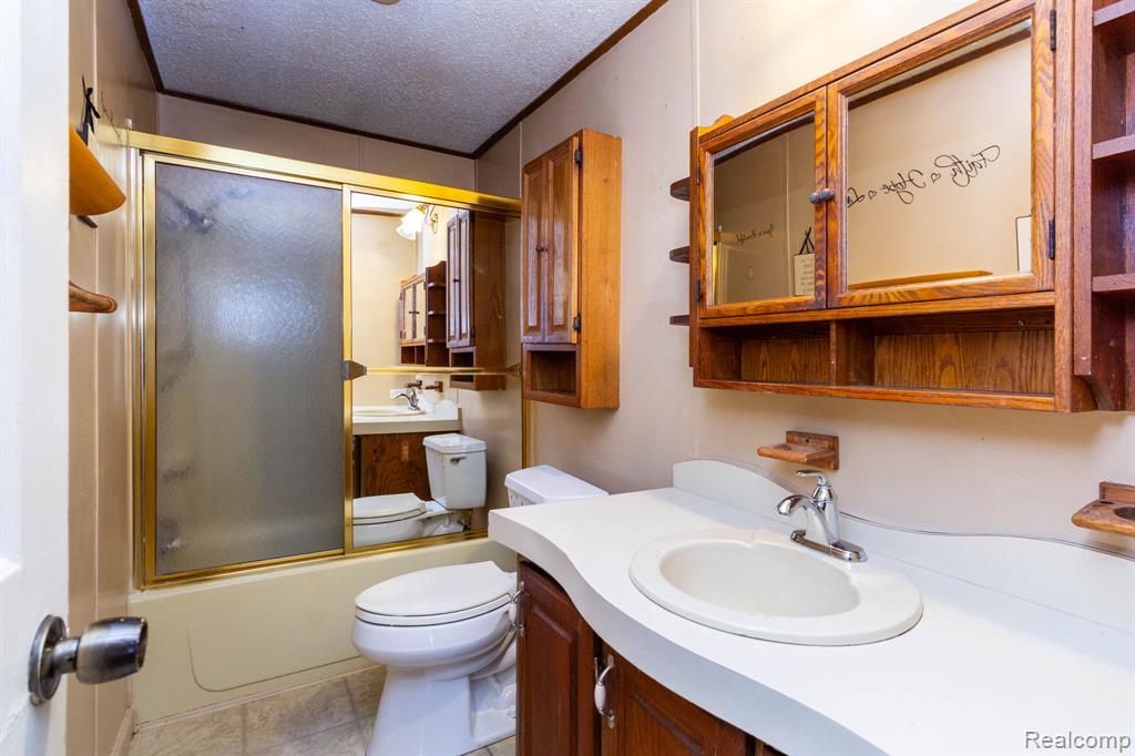 8200 Oakville Waltz Road, Belleville, MI 48111 — Photo 31