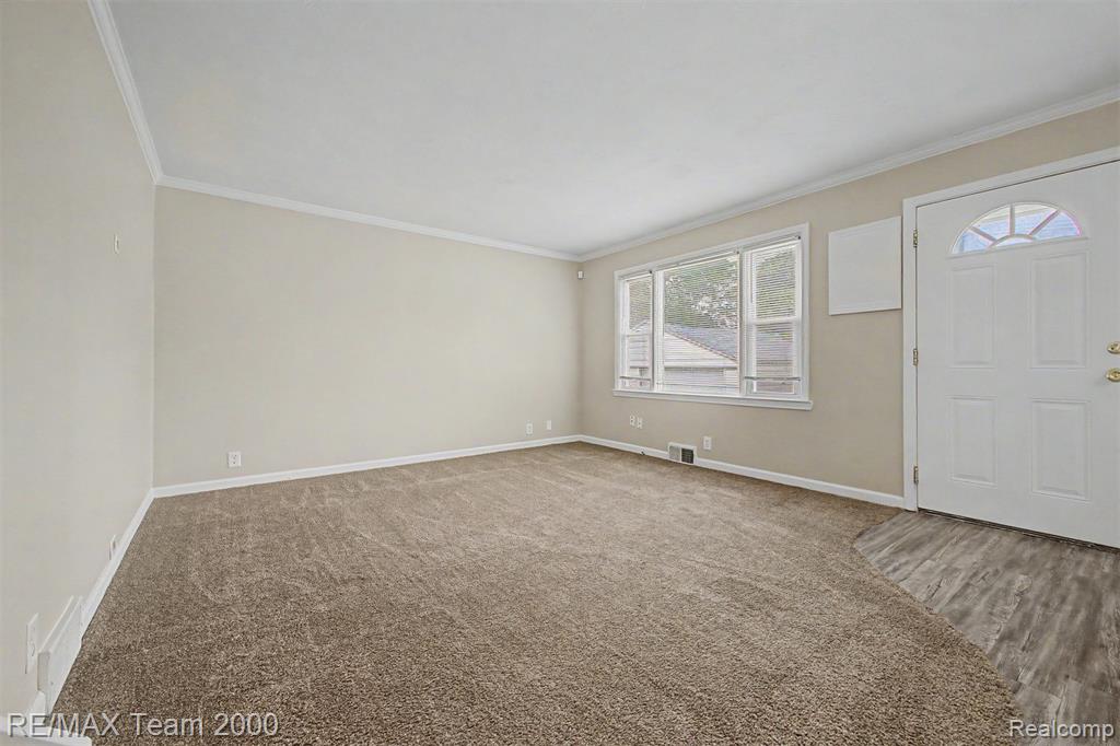 5635 Westpoint Street, Dearborn Heights, MI 48125 — Photo 16