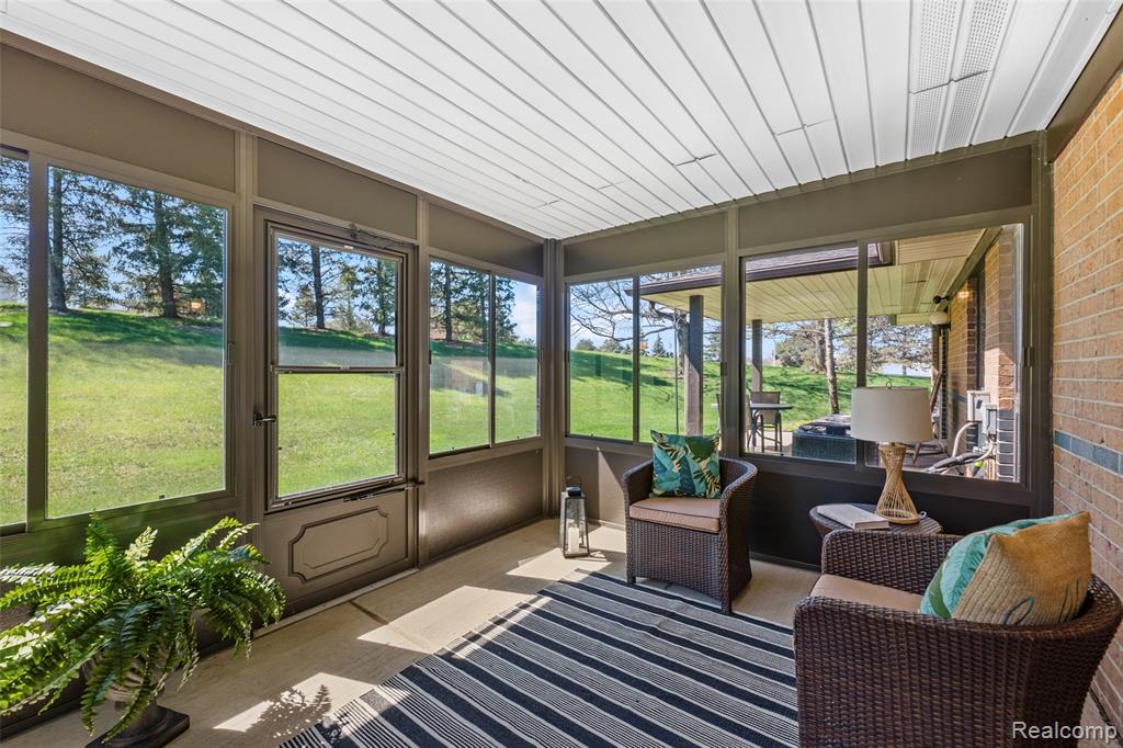 985 Wexford Way, 34, Rochester Hills, MI 48307 — Photo 9