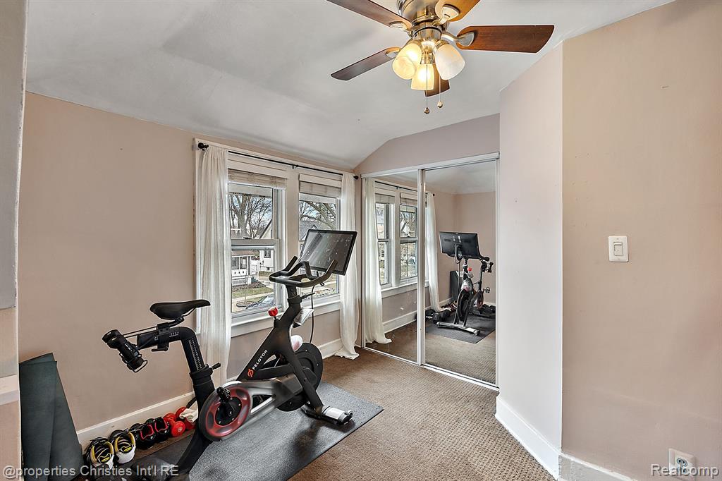 702 S Vermont Avenue, Royal Oak, MI 48067 — Photo 23