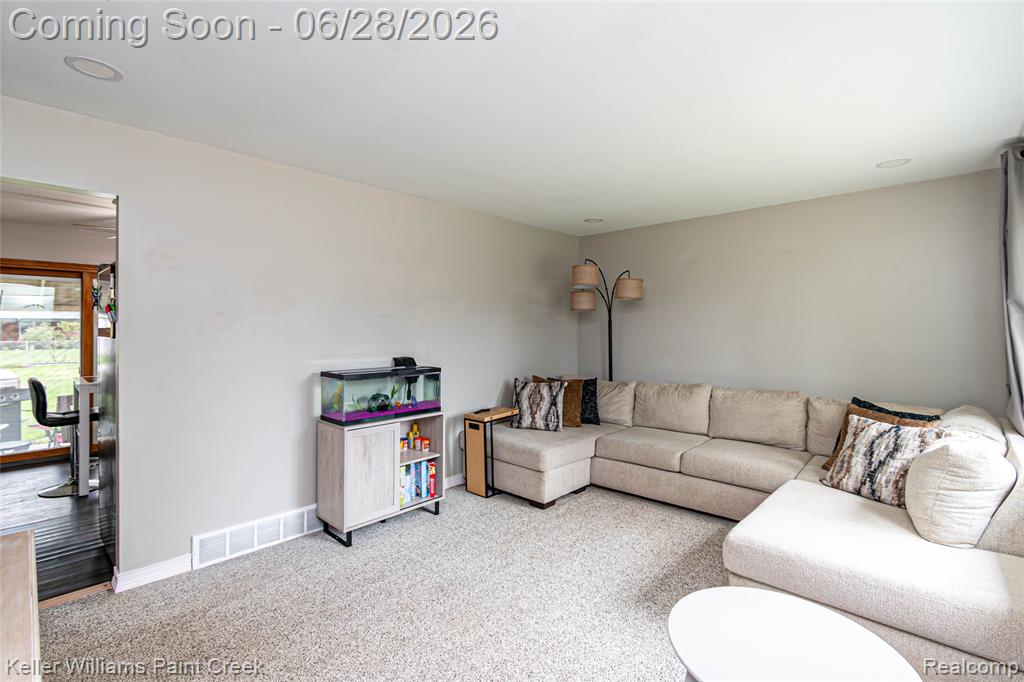 9075 Headley Drive, Sterling Heights, MI 48314 — Photo 14
