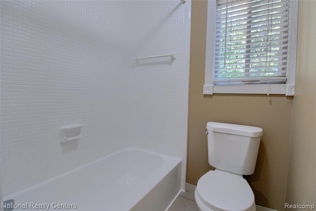 16547 Middlebelt Road, 6, Livonia, MI 48154 — Photo 21