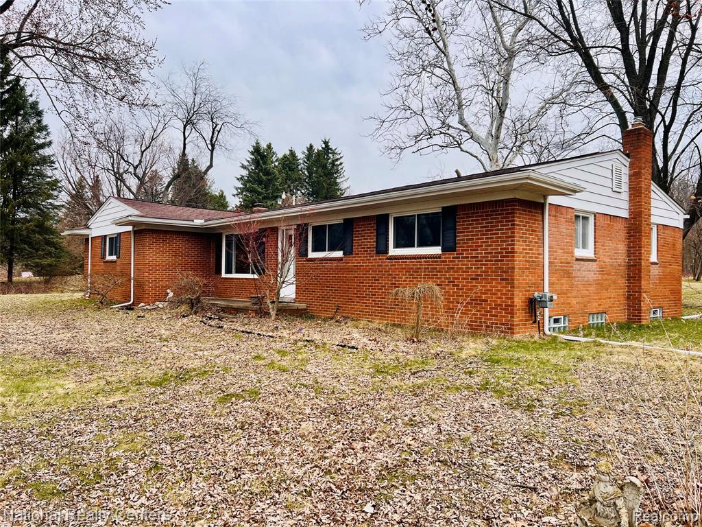 1900 N Hughes Road, Howell, MI 48843 — Photo 37
