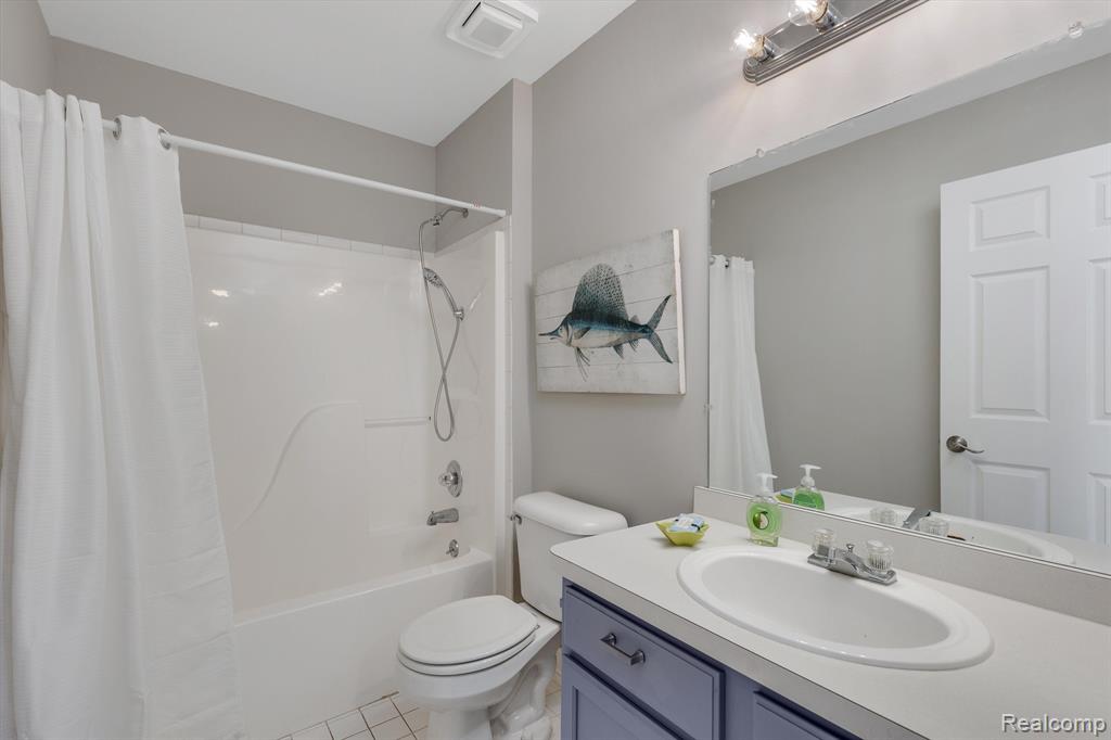 7970 AMBER Drive, Romulus, MI 48174 — Photo 21