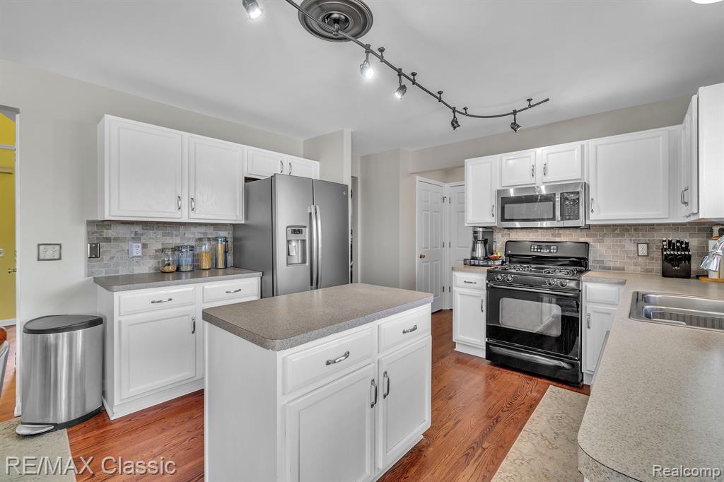 7842 BERWICK Drive, Ypsilanti, MI 48197 — Photo 22