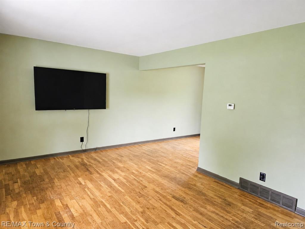 405 Terrace Drive, Flushing, MI 48433 — Photo 12