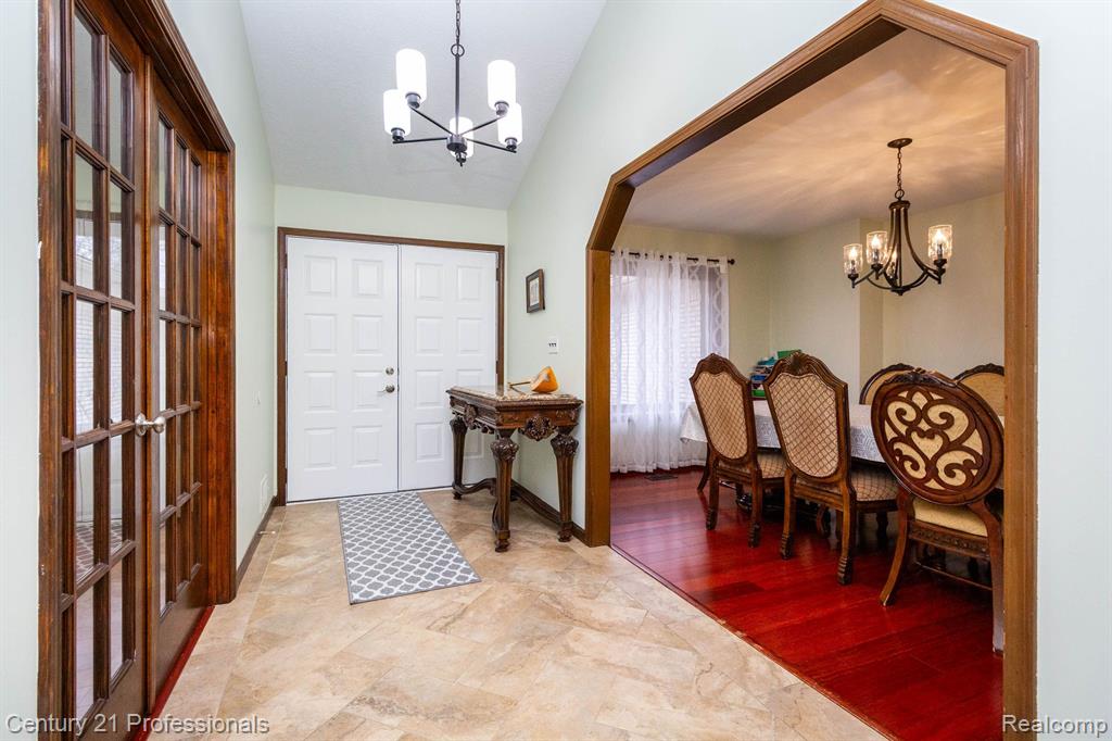 46498 HOUGHTON Drive, Shelby, MI 48315 — Photo 7