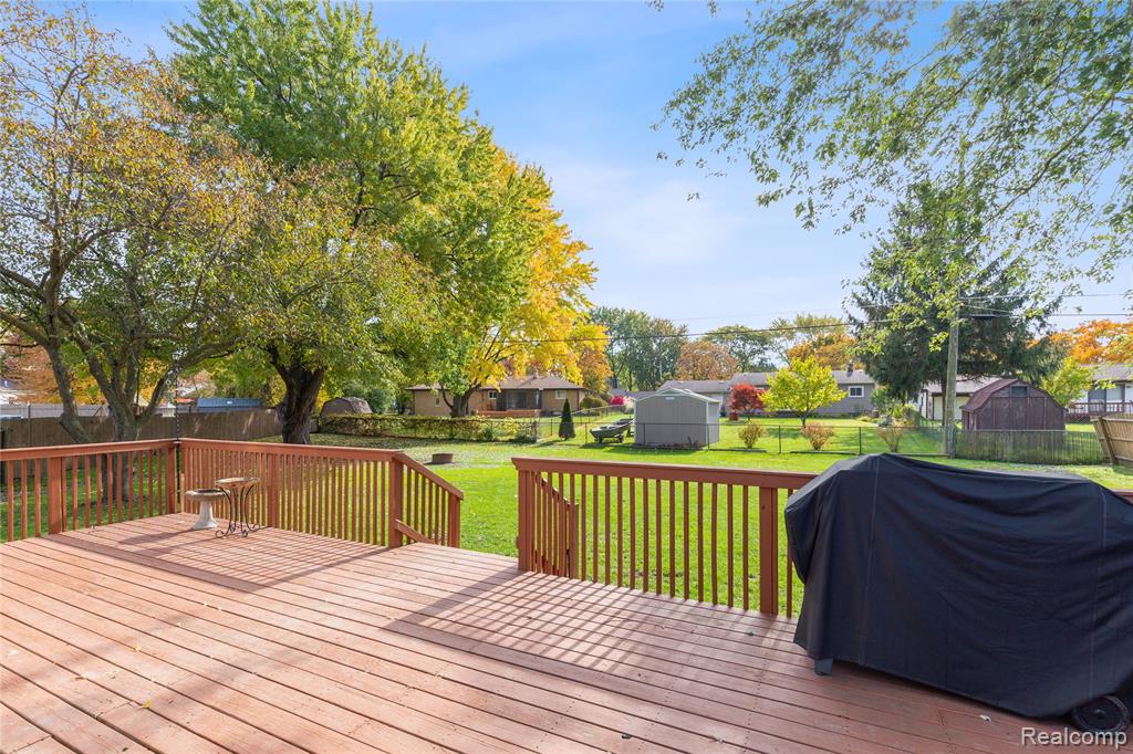 5423 Meadowcrest Drive, Flint, MI 48532 — Photo 4