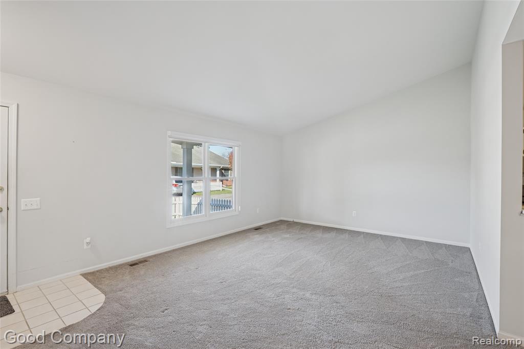 9200 North Drive, Saint Clair Shores, MI 48082 — Photo 6