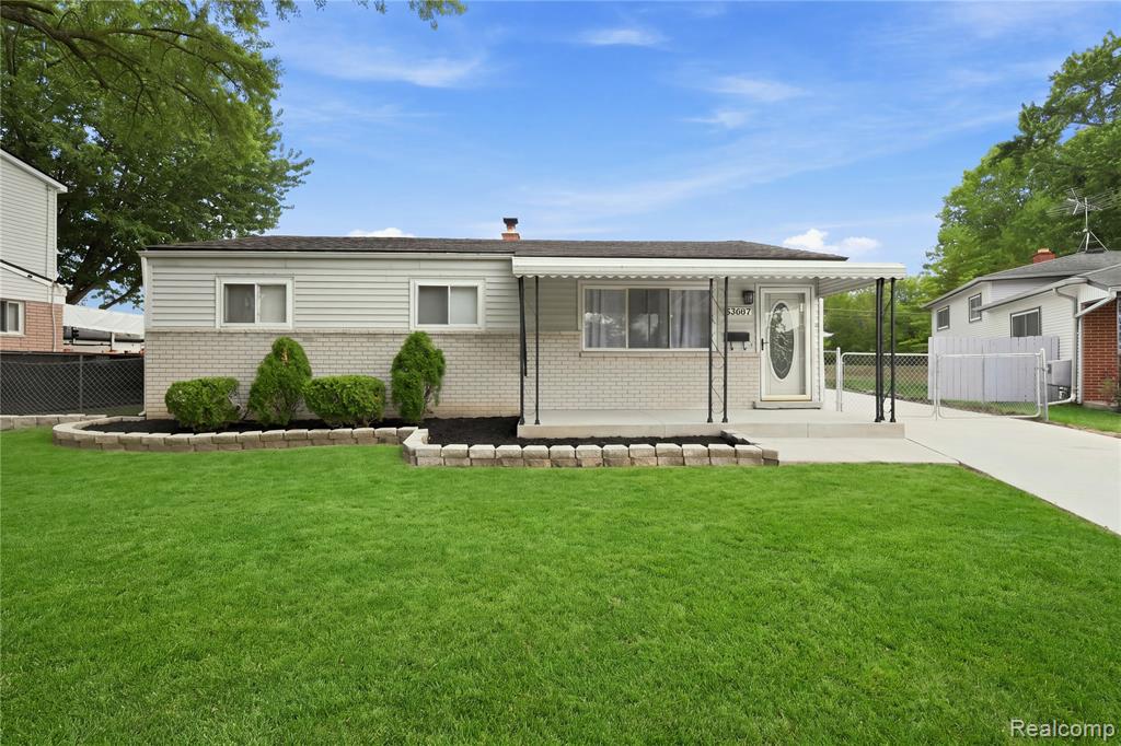 33687 Newport Drive, Sterling Heights, MI 48310