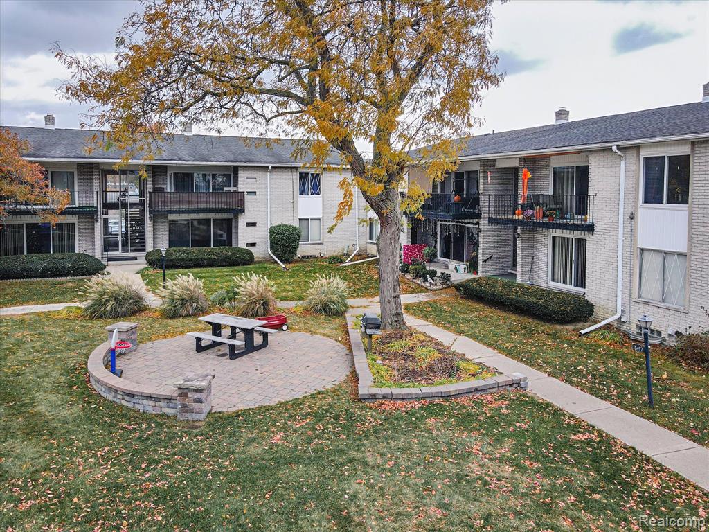 8497 Kennedy Circle, 7, Warren, MI 48093 — Photo 7