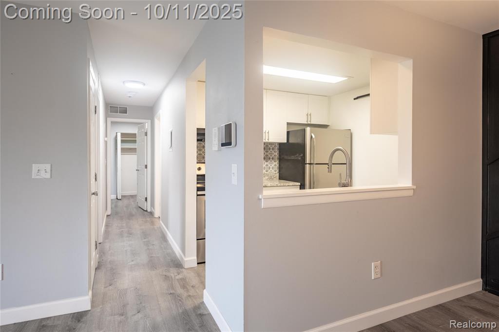 1481 E Chateau Vert Street, Ypsilanti, MI 48197 — Photo 8
