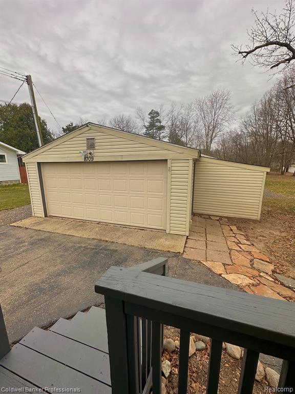 8709 CLARRIDGE Road, Clarkston, MI 48348 — Photo 24