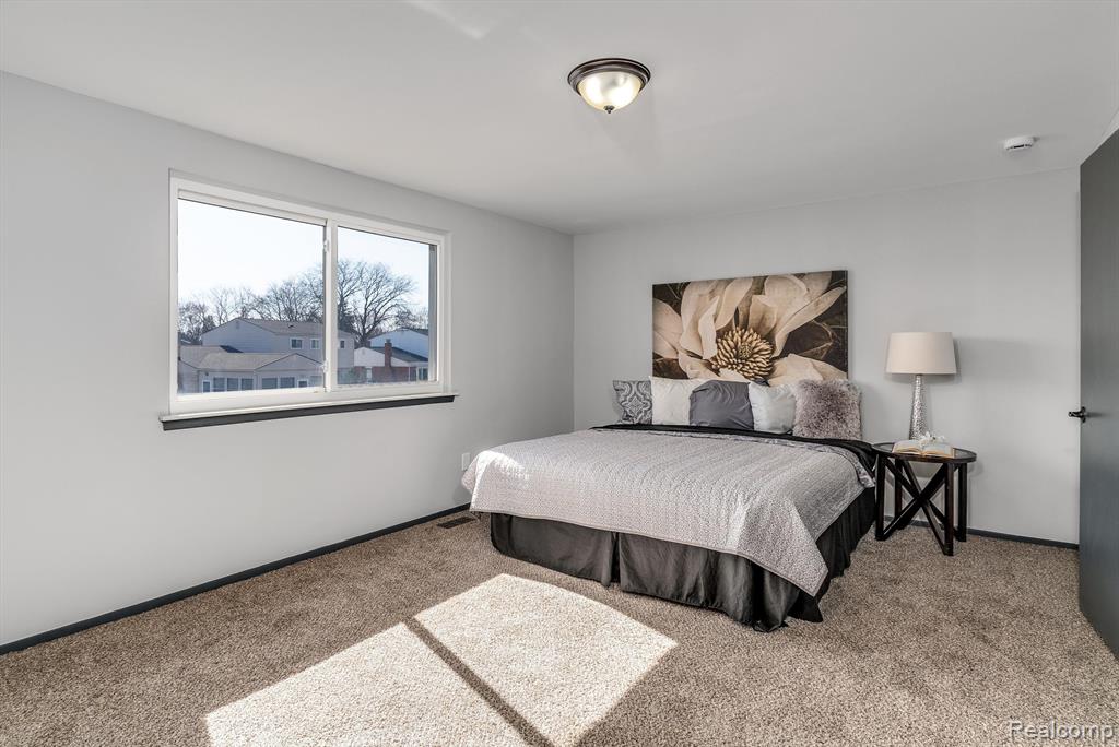 40621 RINALDI Drive, Sterling Heights, MI 48313 — Photo 33