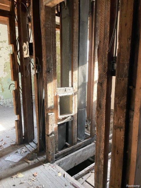 514 ALGER Street, Detroit, MI 48202 — Photo 9