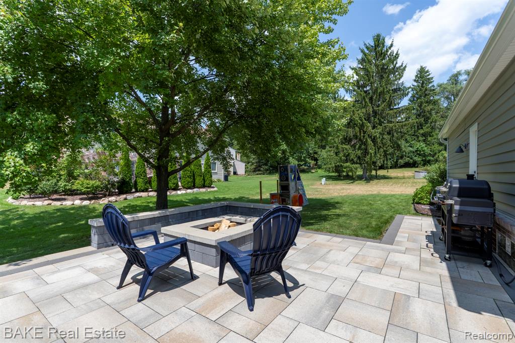 43085 Whisper Court, Northville, MI 48168 — Photo 10