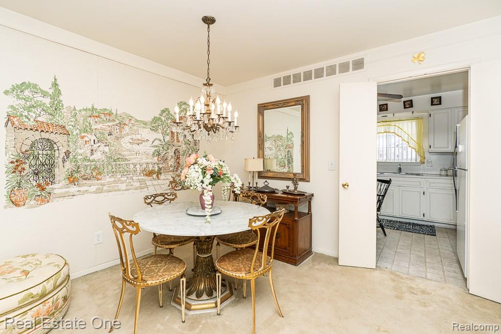 409 Fox Hills Drive N, 95, Bloomfield Hills, MI 48304 — Photo 9