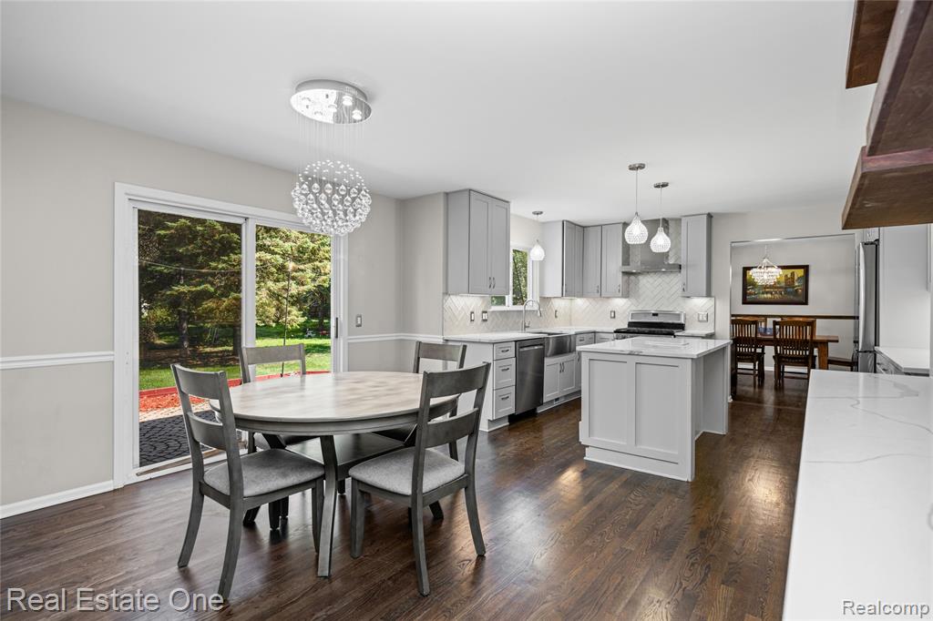 7570 Greenway Lane, West Bloomfield, MI 48324 — Photo 29