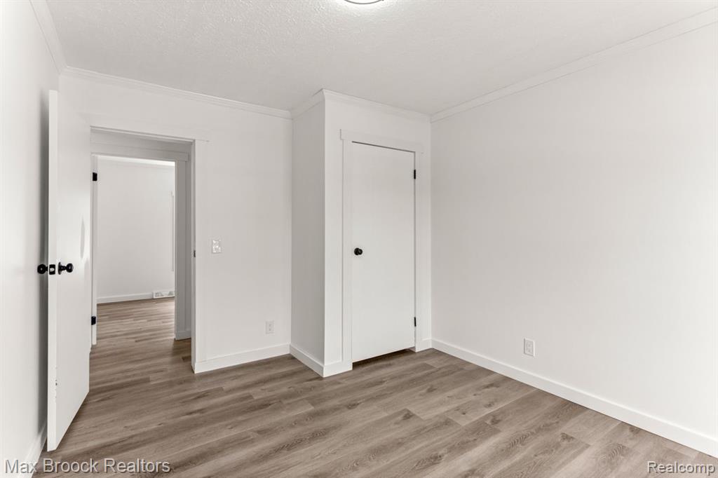 736 E GRANET Avenue, Hazel Park, MI 48030 — Photo 16